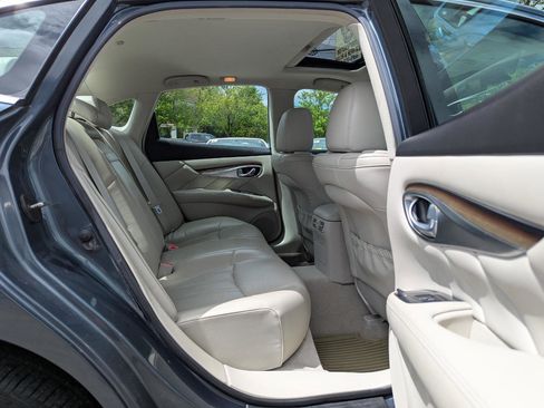 Used 2011 INFINITI M37 x w/ Deluxe Touring Pkg AWD/4WD image 39