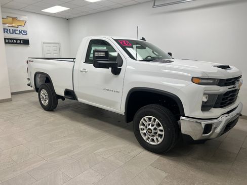 New 2026 Chevrolet Silverado 2500 LT image 3