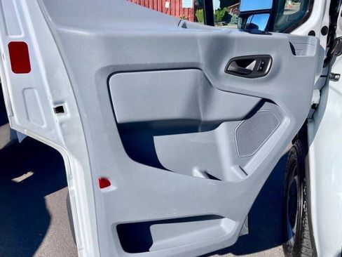 Used 2018 Ford Transit 250 138 RWD image 17