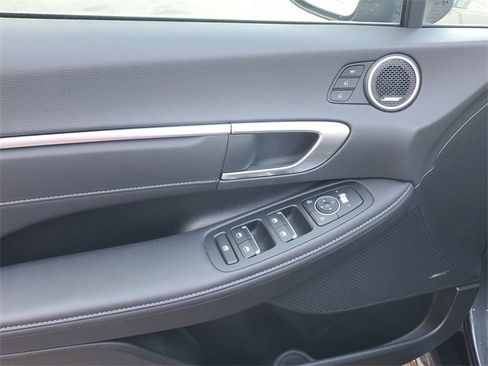 Used 2022 Hyundai Sonata Limited image 16