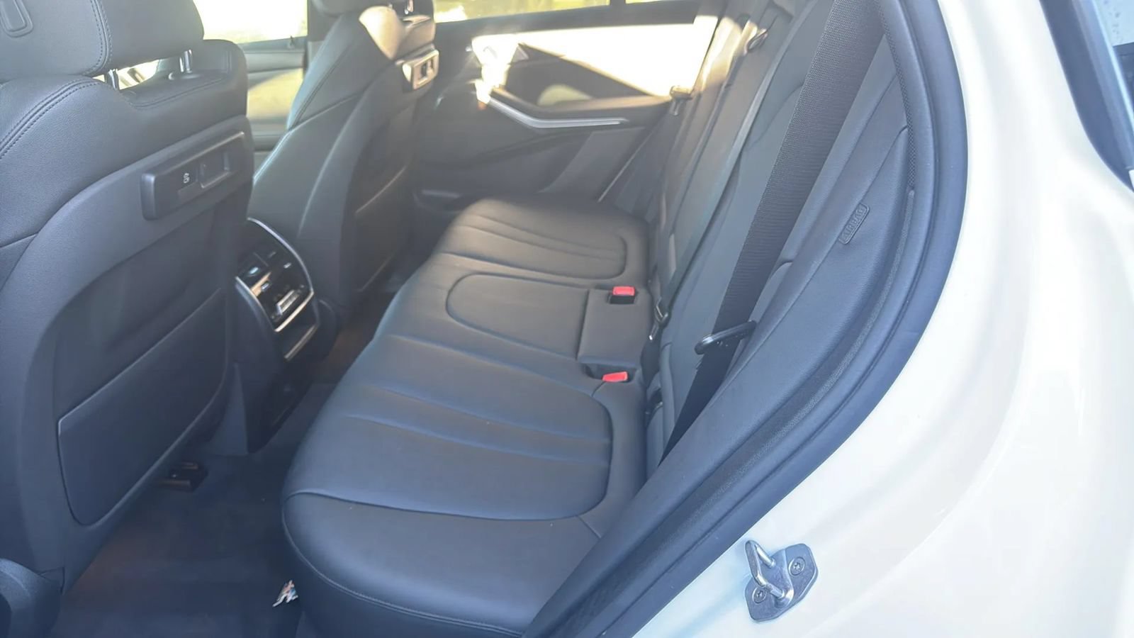 Used 2019 BMW X5 xDrive40i w/ Premium Package 2 AWD/4WD image 10