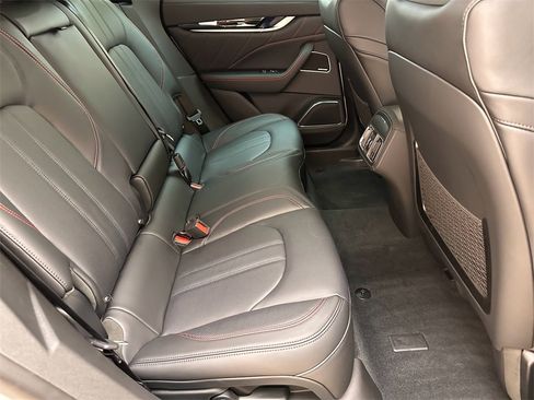 Used 2024 Maserati Levante GT Ultima image 28