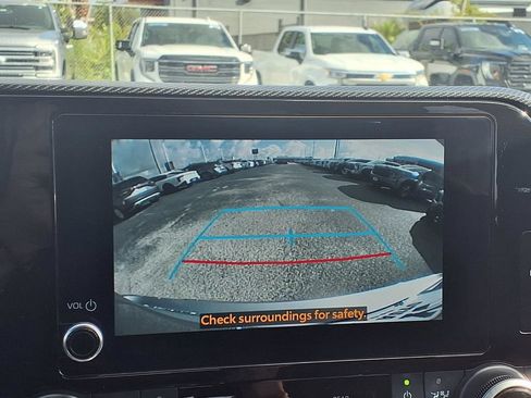 Used 2024 Toyota Highlander XSE FWD image 4