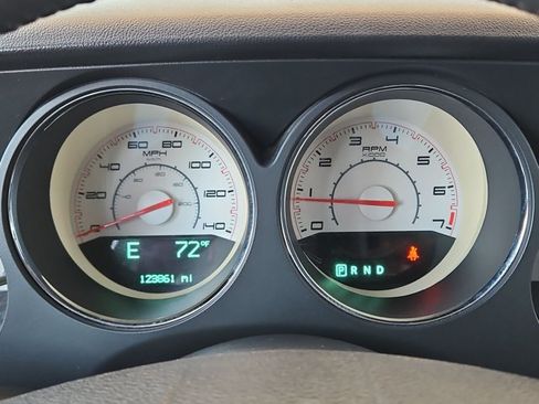 Used 2011 Dodge Challenger RWD image 11