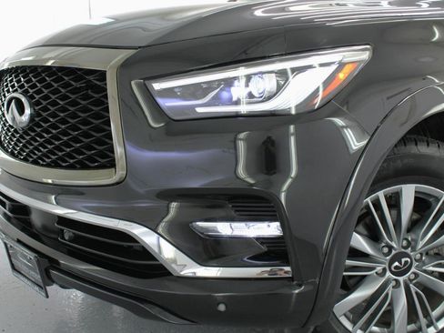 Used 2021 INFINITI QX80 Luxe w/ All-Season Package RWD image 21