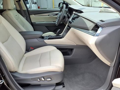 Used 2022 Cadillac XT5 Premium Luxury FWD image 9