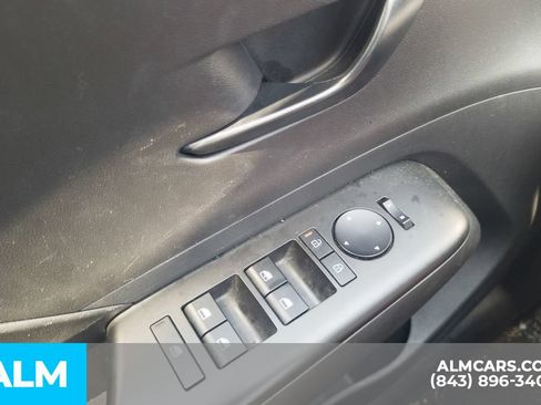 Used 2025 Hyundai Kona SEL FWD image 14
