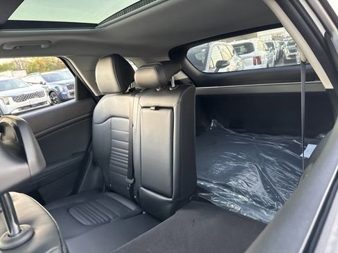 New 2025 Kia Sportage SX image 31