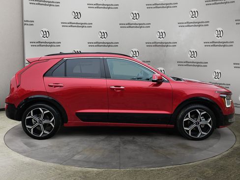 Used 2023 Kia Niro SX Touring FWD image 6