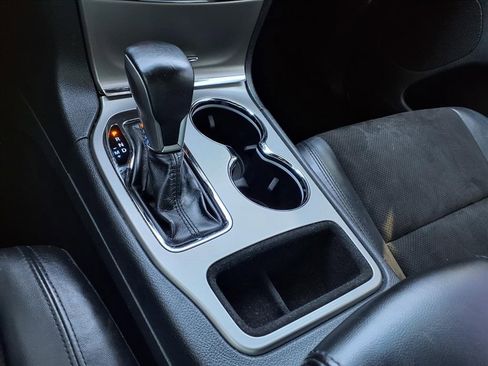 Used 2020 Jeep Grand Cherokee Altitude image 25