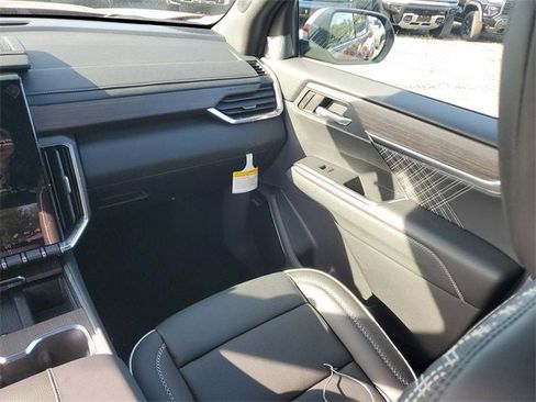 New 2025 GMC Acadia Denali w/ Super Cruise Package image 15