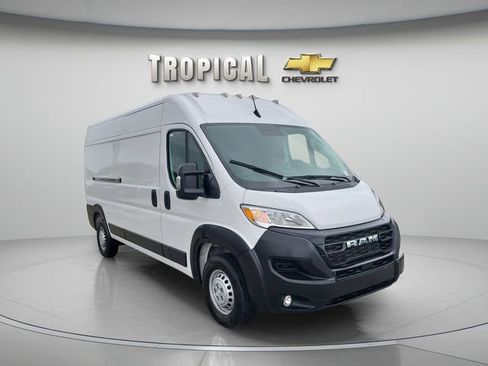 Used 2025 RAM ProMaster 2500 w/ Convenience Group image 4