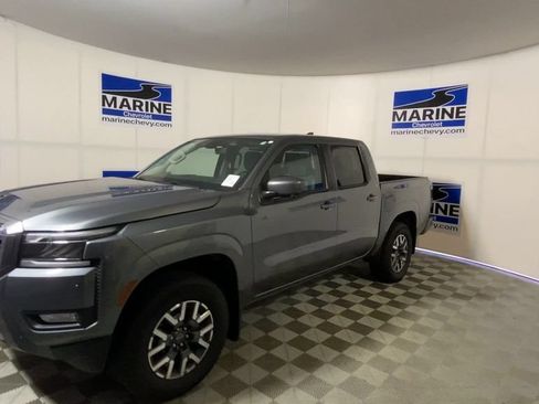 Used 2025 Nissan Frontier SL AWD/4WD image 6