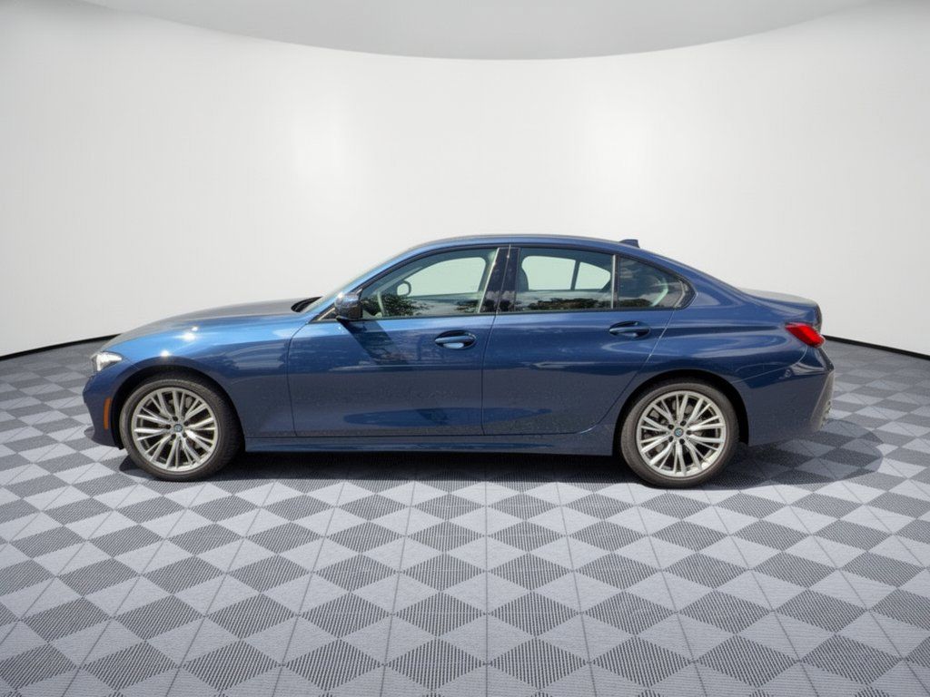 Used 2023 BMW 330i xDrive Sedan w/ Premium Package AWD/4WD image 2