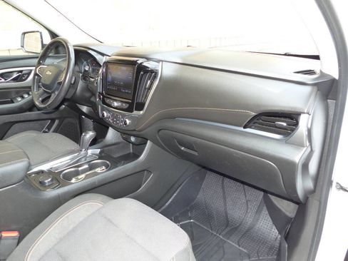 Used 2020 Chevrolet Traverse LT AWD/4WD image 42