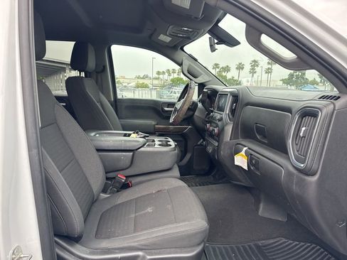Used 2021 Chevrolet Silverado 1500 LT AWD/4WD image 9
