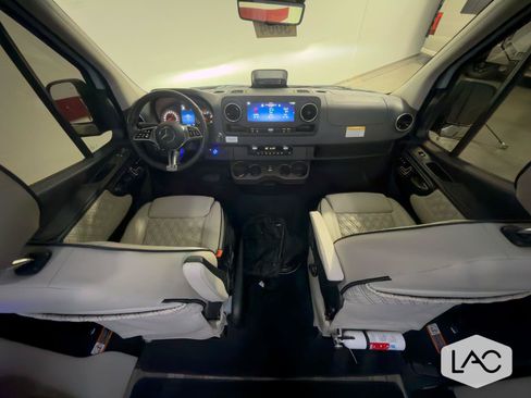 Used 2026 Mercedes-Benz Sprinter 2500 image 29