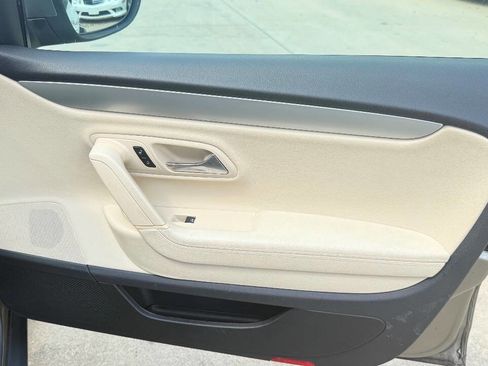 Used 2012 Volkswagen CC Sport image 38