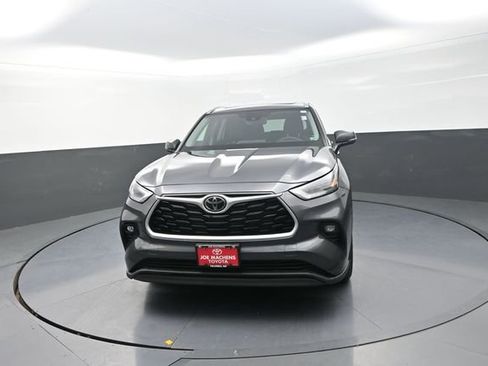 Used 2022 Toyota Highlander XLE image 33