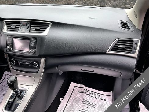 Used 2015 Nissan Sentra SV FWD image 13
