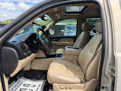 Used 2007 Chevrolet Suburban LTZ w/ LTZ Preferred Equipment Group AWD/4WD image 9