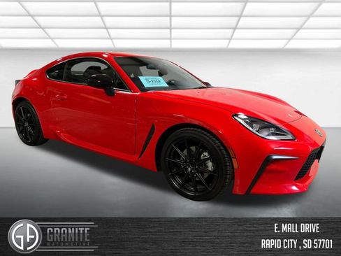 Used 2025 Toyota GR86 Premium w/ ALL Weather Mat Package (TMS) RWD image 8