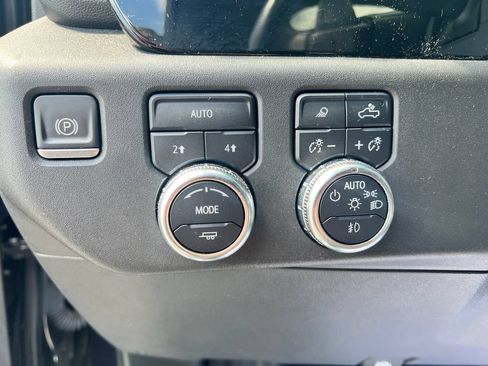 Used 2022 GMC Sierra 1500 SLT w/ SLT Premium Plus Package AWD/4WD image 29