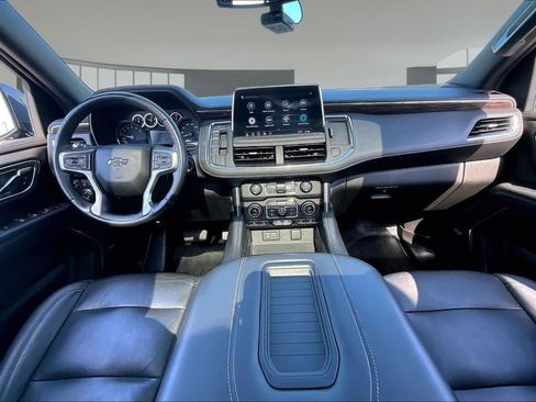 Used 2021 Chevrolet Tahoe Z71 w/ Luxury Package AWD/4WD image 15