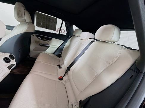 Used 2024 Mercedes-Benz GLC 300 4MATIC image 28