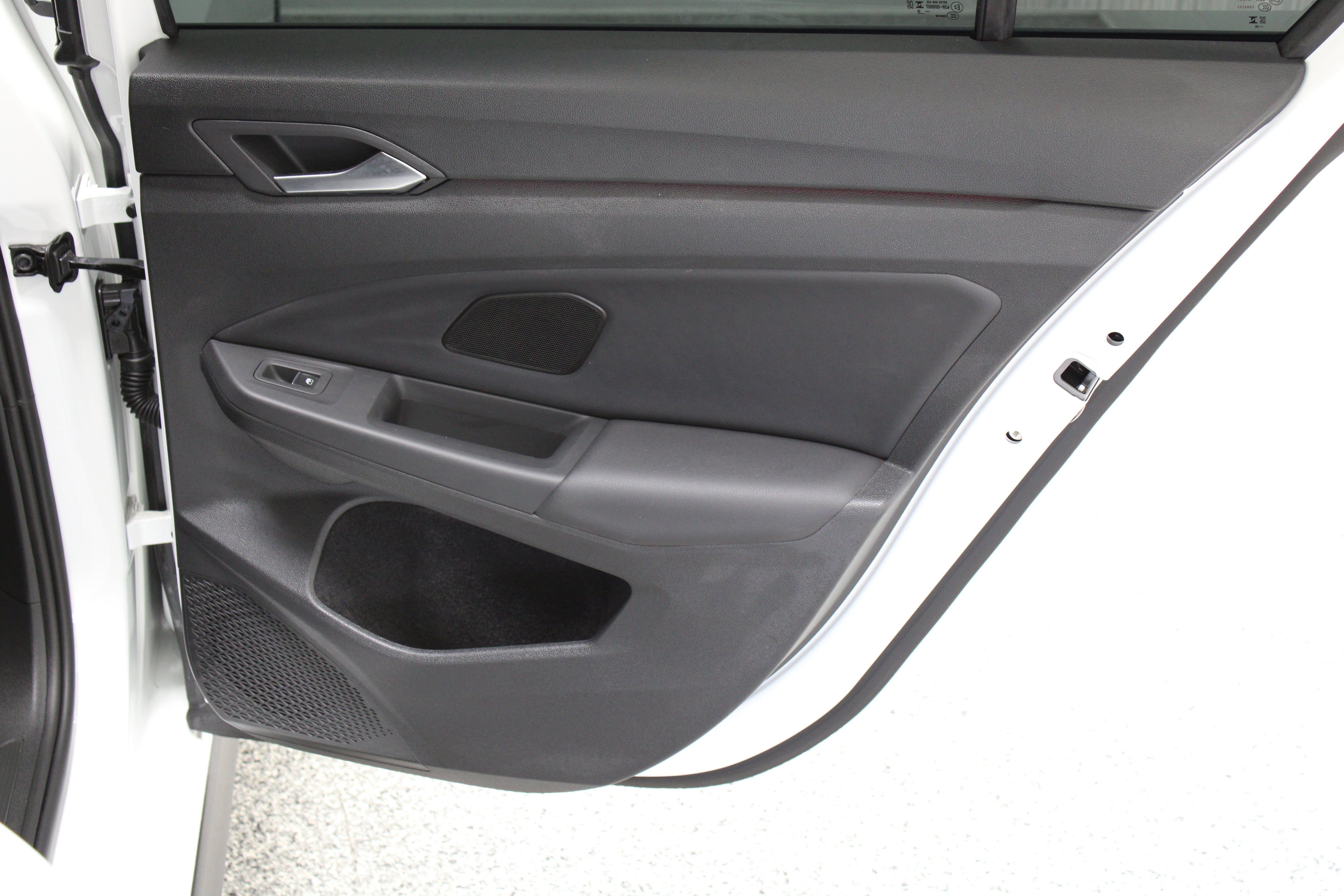 Used 2025 Volkswagen GTI SE FWD image 34