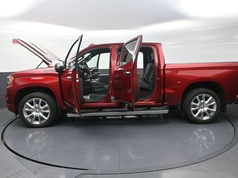 Used 2023 Chevrolet Silverado 1500 High Country w/ High Country Premium Package AWD/4WD image 32