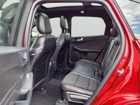 Used 2024 Ford Escape ST-Line w/ Tech Pack #1 AWD/4WD image 10