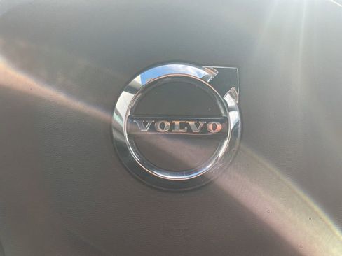 Used 2021 Volvo XC40 T5 R-Design w/ Advanced Package image 39