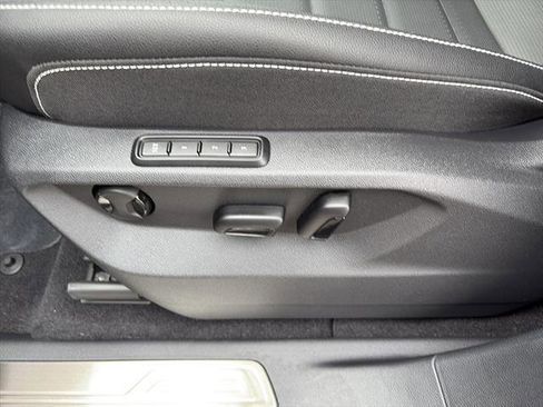 New 2026 Volkswagen Atlas SEL image 14