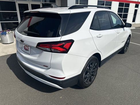 Used 2022 Chevrolet Equinox RS w/ RS Leather Package FWD image 8