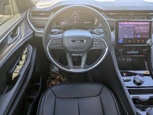 New 2025 Jeep Grand Cherokee L Limited w/ Black Appearance Package AWD/4WD image 14