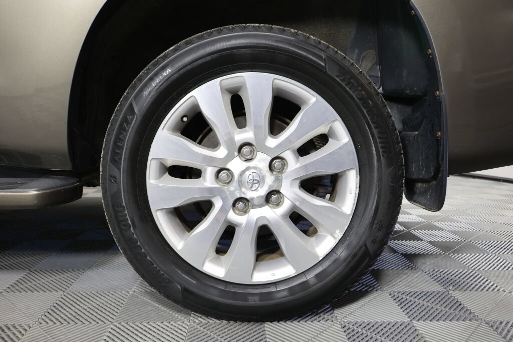 Used 2014 Toyota Sequoia Platinum AWD/4WD image 8