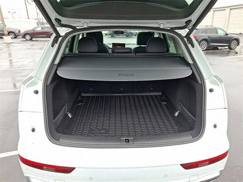 Used 2023 Audi Q5 2.0T Premium w/ Convenience Package image 28