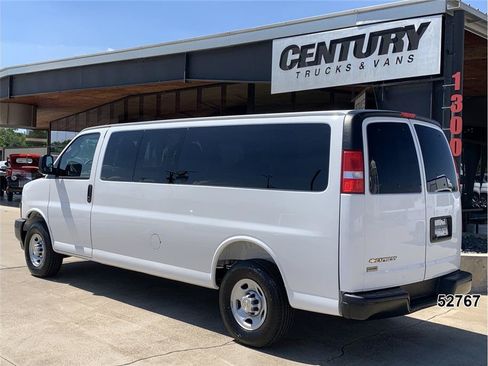 Used 2025 Chevrolet Express 3500 LS RWD image 6