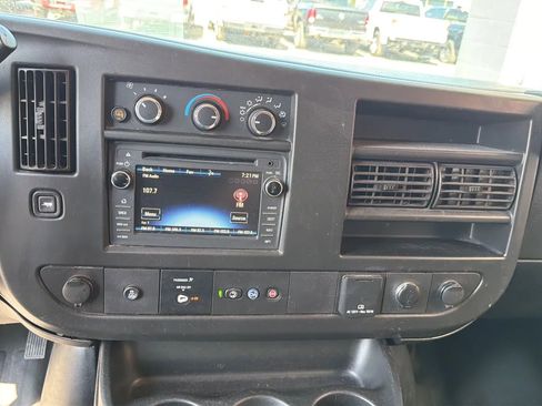 Used 2019 Chevrolet Express 3500 w/ Driver Convenience Package image 22