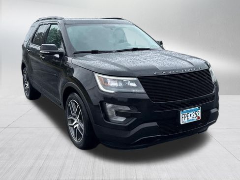 Used 2017 Ford Explorer Sport w/ Equipment Group 401A AWD/4WD image 2