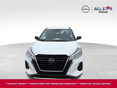 Certified 2025 Nissan Kicks Play S image 1