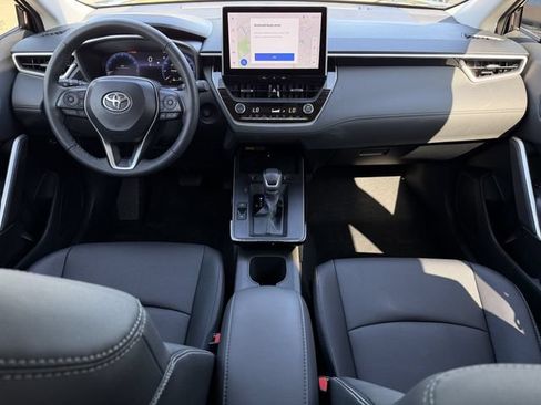 Used 2026 Toyota Corolla Cross XLE w/ Convenience Package FWD image 11