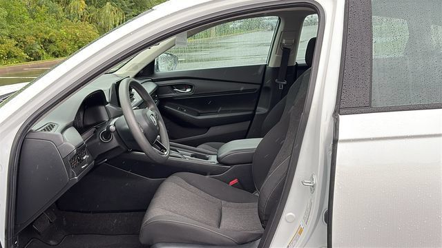 Used 2023 Honda Accord EX image 10