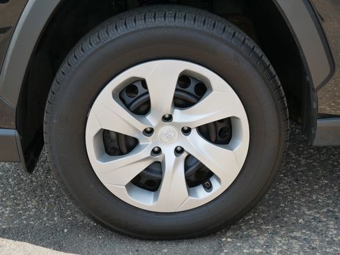 Used 2021 Toyota RAV4 LE AWD/4WD image 15