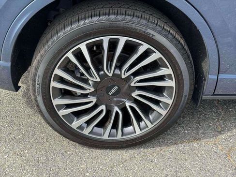 Used 2022 Lincoln Corsair AWD w/ Premium Package image 10