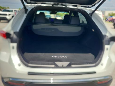 Certified 2024 Toyota Venza Limited AWD/4WD image 9