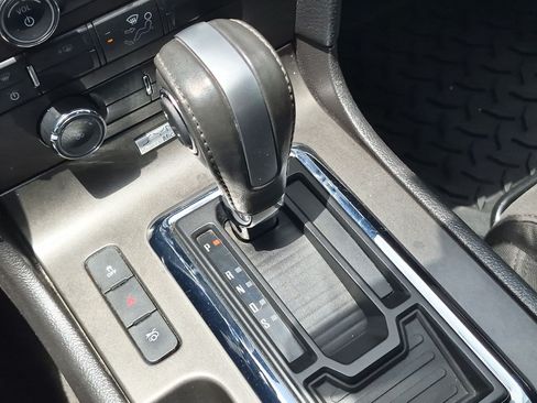 Used 2013 Ford Mustang GT RWD image 25