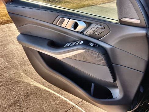 Used 2023 BMW X7 xDrive40i w/ Premium Package image 30