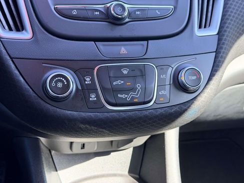 Used 2017 Chevrolet Malibu LS image 22